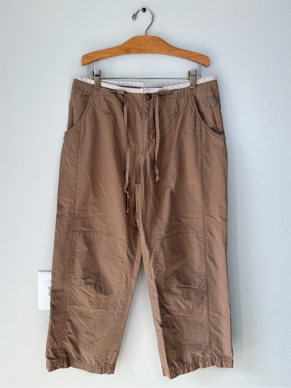 Vintage Y2K Columbia Tan Outdoor Capri Pants Athletic Hiking 2000s Active Wear
